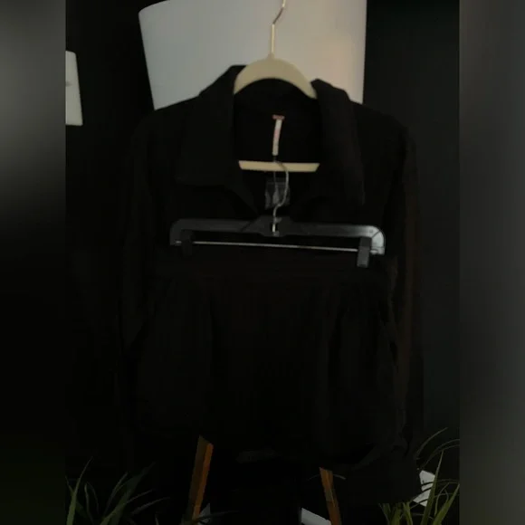 NWOT FREE PEOPLE Stay Cool Set In Black MSRP $98 Size L - Picture 7 of 16